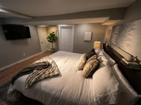 Stylish Cool Springs Apt, King Bed - Image 3