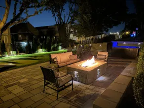 2mi Downtown Hot Tub Balcony 4 King Beds - Image 4