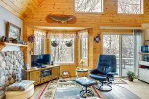 Cozy Cabin on 10 Acres, Walk to Chippewa River! - Image 5