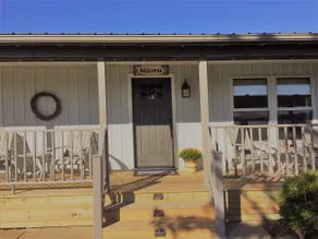 Minutes to Galena.  Bird Cottage @ Sorriso Vineyard Galena Illinois - Image 3