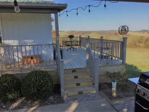 Minutes to Galena.  Bird Cottage @ Sorriso Vineyard Galena Illinois - Image 4