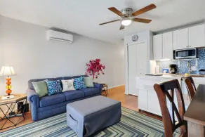 105 Pointes North Inn - Image 2