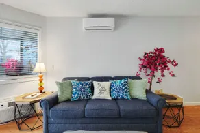 105 Pointes North Inn - Image 4
