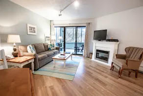 201 Pointes North Inn - Image 4