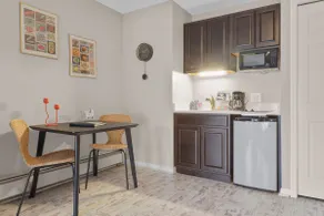 108 Pointes North Inn - Image 5