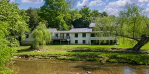Willow Haven Secluded Creekside Cabin - Image 3