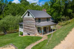 Willow Haven Secluded Creekside Cabin - Image 2