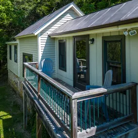 Willow Haven Secluded Creekside Cabin - Image 5