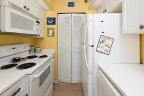 Oceanfront Condominium with community pool! - Image 5