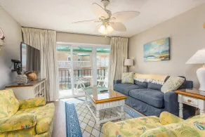 Spacious Oceanfront Condominium - Image 3