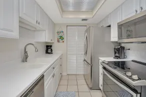 Golden Isles Spacious Beachfront Condo - Image 4