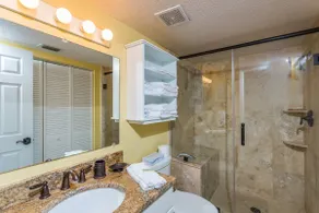 Enjoy Ocean Breeze from your Balcony! Amenities in - Image 5