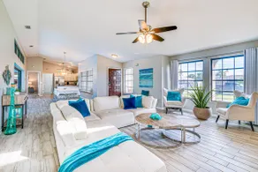 Cape Coral Home moderne avec accès à la piscine, au quai et au golfe - Image 3