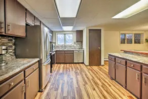 Lakefront Fairbanks Unit, 1 Mile to Pioneer Park! - Image 3