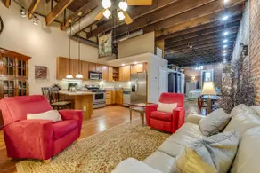 LiveLike a LocalLoft, Downtown,Walkable/Music - Image 2