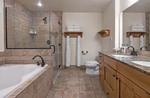 1BR Luxury Suite - Image 4