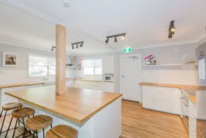 Blizzard Bunny Lodge 43 Gippsland Street - Image 2