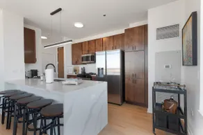 33rd-Floor Penthouse with Breathtaking Views - Image 2
