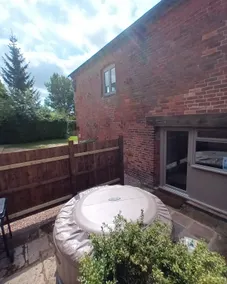 Barn Conversion Cottage, Dog-Friendly with Hot Tub - Image 5
