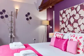 Barn Conversion Cottage, Dog-Friendly with Hot Tub - Image 3