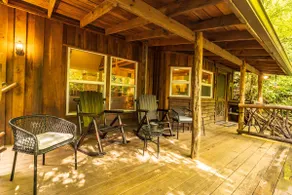 Tranquil Cabin by the Creek - Digital Detox - Image 5