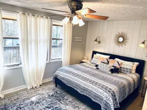 King En-suite | 40’ Deck | 1mile to Lake/Resort | - Image 3