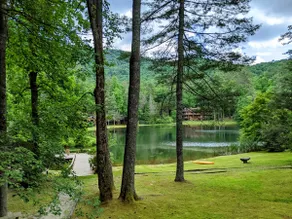 King En-suite | 40’ Deck | 1mile to Lake/Resort | - Image 5