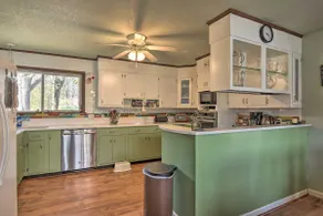 Updated Deck & Dock: Lakefront Home in Hot Springs - Image 5
