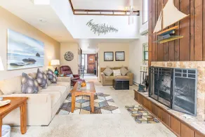 Gaea House: Cozy Seaside Beach Escape - Image 2