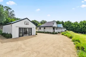 Highbury's Peaceful Retreat with gas heated plunge pool - Image 4