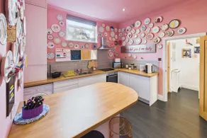 The Artists Pad Locat - Image 2