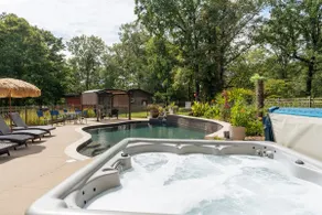 Luxury home, fishing resort with fire pit, coffee - Image 3