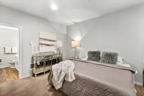 Quiet condo Steps to Tacoma Dome~Bay & City VIEWS! - Image 4