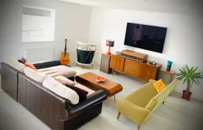 Relax in style at my stunning Holywell Beach home - Image 5