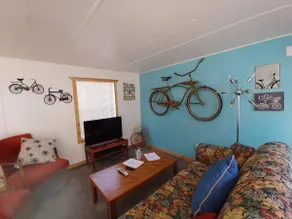 The Bicycle house! cool, close to lake, pets OK - Image 3