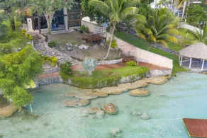 Lagoon Escape with Kayaks and Views - Image 2