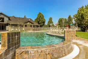 Log decor home with private hot tub, deck & shared - Image 5