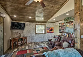 Charming Texas Home w/ Stunning Canyon Views! - Image 5