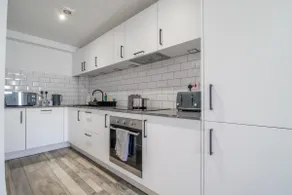 Abbey House Apartment A - Image 2