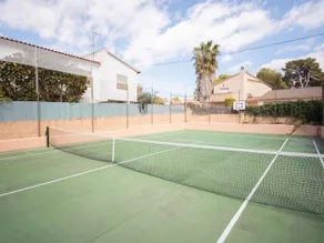 R84 Villa with Pool and Tennis Court - Image 3