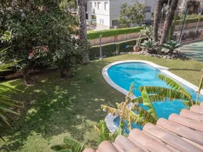 R84 Villa with Pool and Tennis Court - Image 2