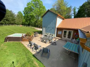 Private Retreat w Pool Hot Tub and Dining Hall - Image 5