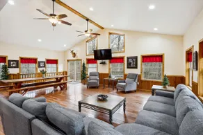 Lodge on Stony Creek - Secluded Cabin Getaway - Image 4