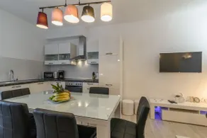 A-16762-a Two bedroom apartment with hot tub by - Image 3