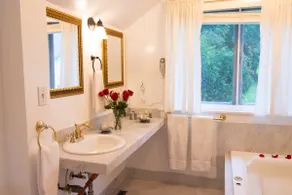 The Cottage - King size bed - Casa De Campo - Casa de ba - Image 5