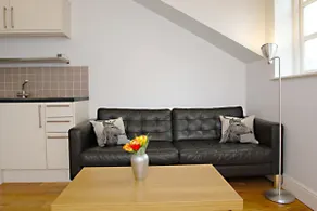 Walton Lane: Stylish Studio in Charming Jericho - Image 4