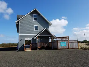 Agate Beach`s Amazing View House - Image 3