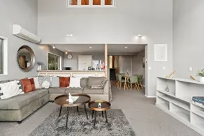 Mountain, lake, sun and this sensational home - Image 5