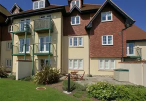 2 Buckfields - Image 2