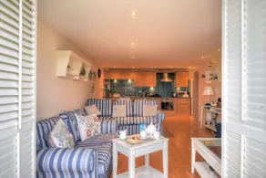 2 Buckfields - Image 4